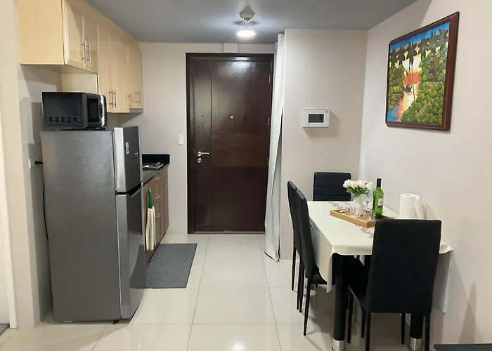 One Palm Tree - Newport Pasay 公寓式飯店